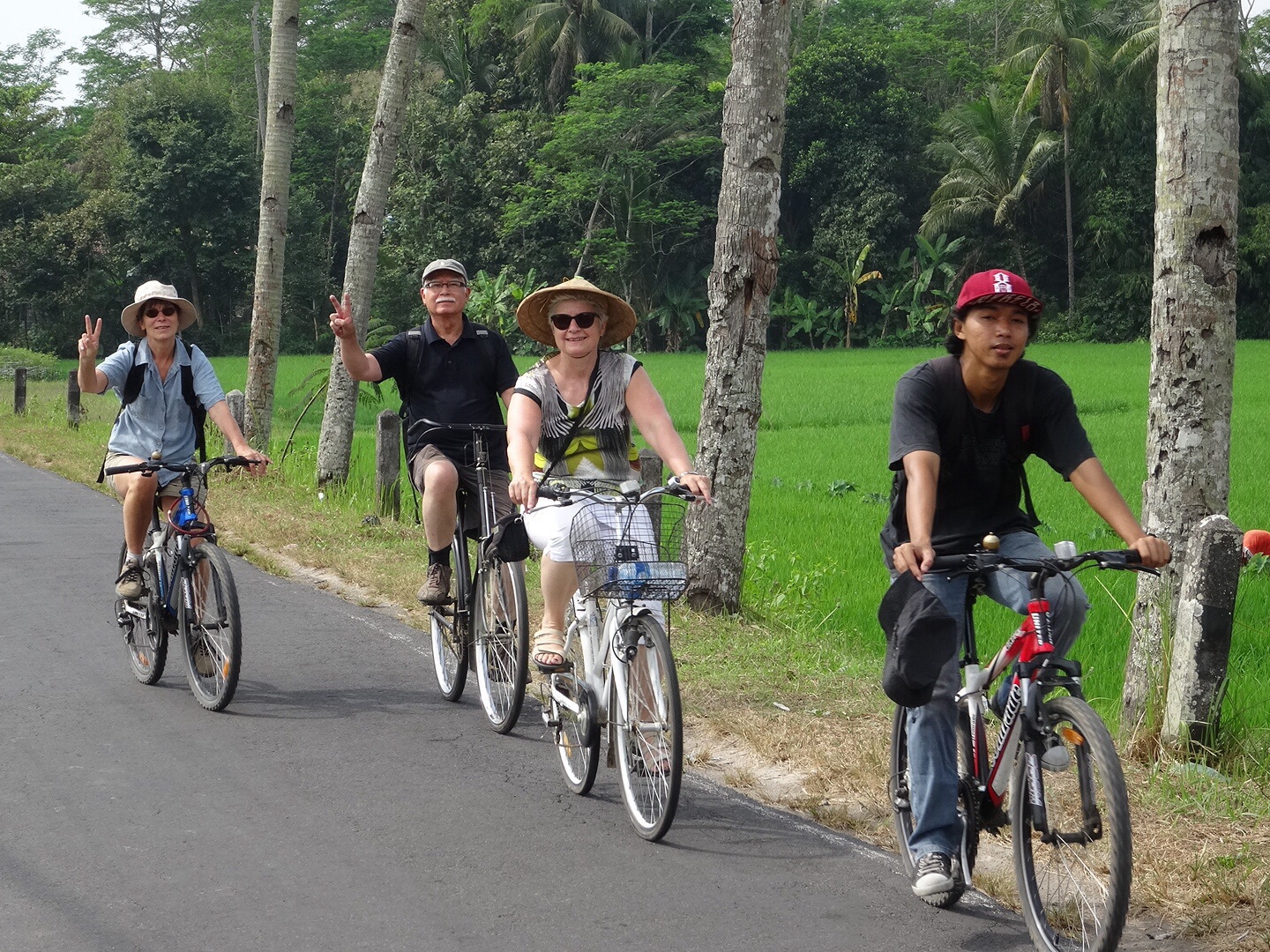 Fietsen naar Borobudur